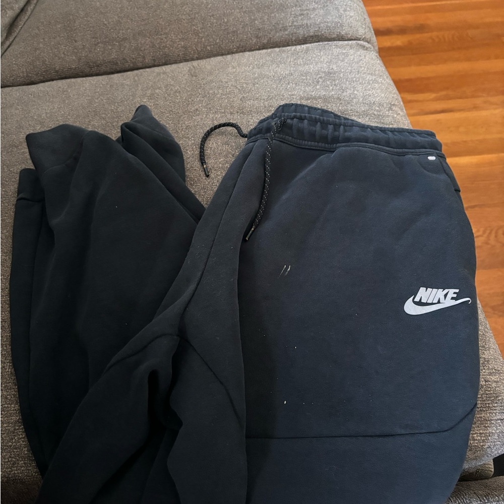 Nike Black Tapered Sweatpants for Ultimate Comfort